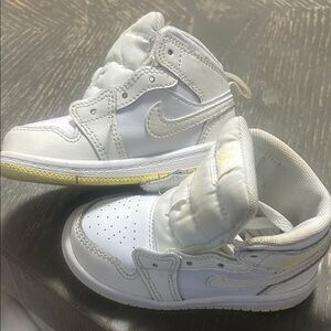 Nike Kids White and Light Yellow Sneakers